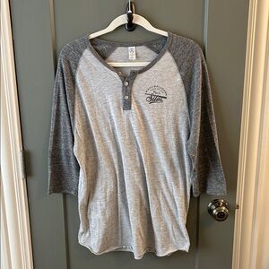 Magnolia Two-Tone Gray Henley Shirt baseball tee Size XL